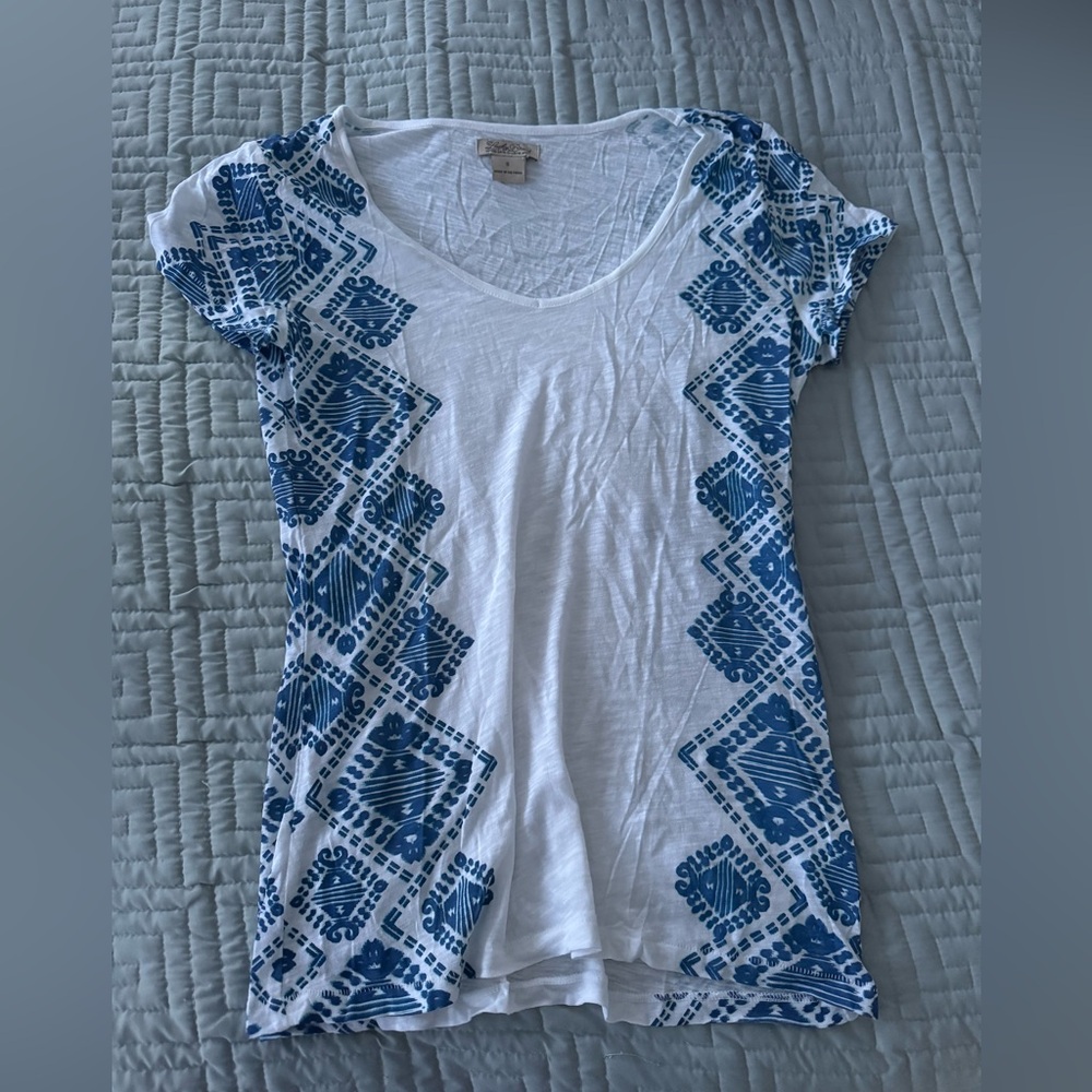 Lucky Brand Blue and White Geometric Tee